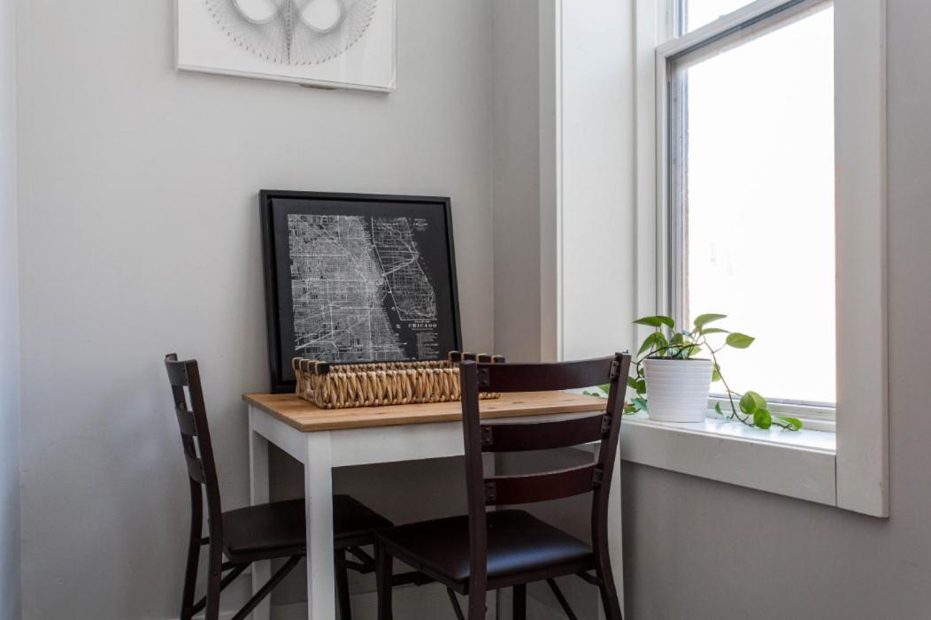 The Double Play - 1 Min Walk To Wrigley! Spacious 2Br - Perfect For Cubs Fans! Chicago Exterior foto